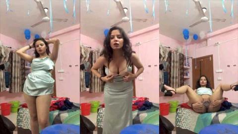 Viral Cute Girl Nude Stripping For Boyfriend